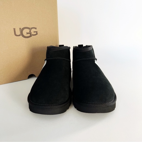 ‼️SOLD‼️UGG Classic Ultra Mini Chopd Black Boots - Picture 6 of 9